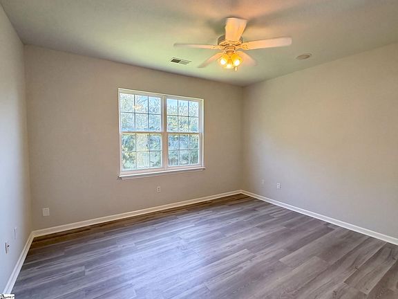 4th image of 200 Stillwater Ct