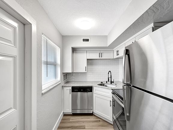 2nd image of 537 Royal Palm Blvd APT 4