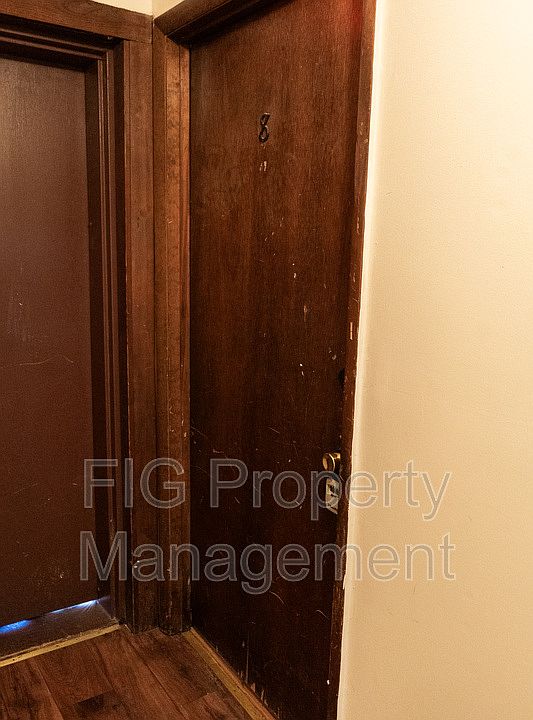 1st image of 707 W Race St #8