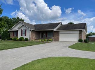 25 Steeplechase Dr, Campbellsville, KY 42718