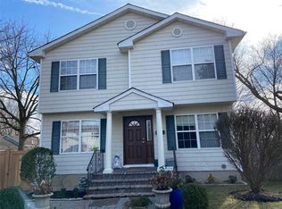 69 E 8th St, Huntington Station, NY 11746