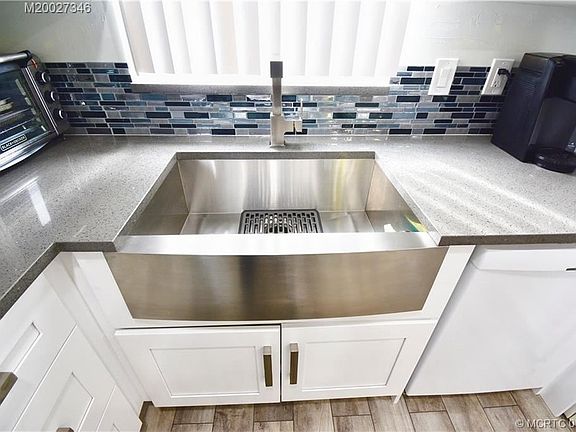 4th image of 232 SE Village Dr #232