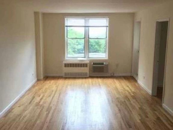 2nd image of 245-30 Grand Central Pkwy #3J