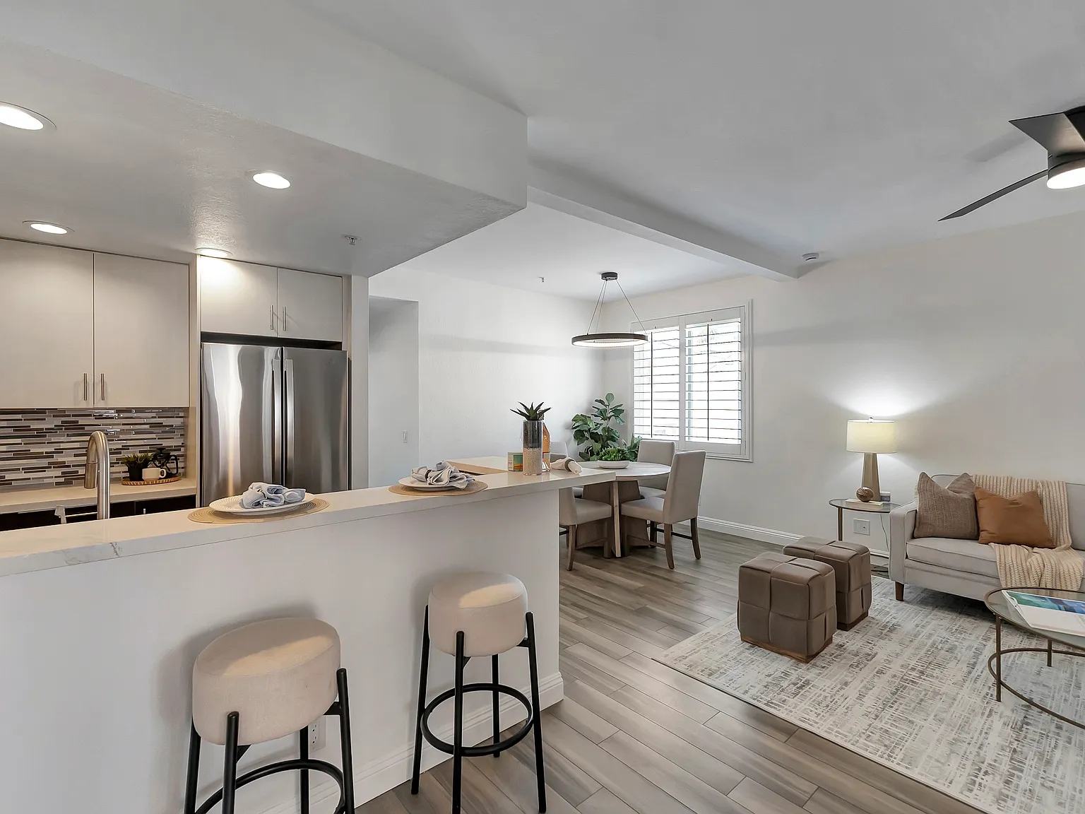 1 bed, 693 sqft, $3,300 — Photo 2