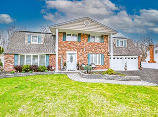 87 Wichard Blvd, Commack, NY 11725