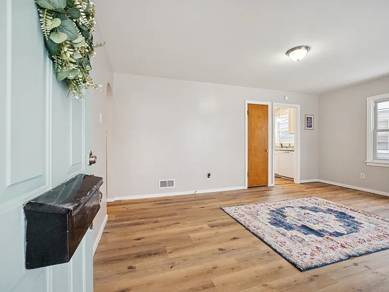 4438 Packard Rd — Photo 5