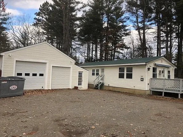 33 Mill Pond Rd, Epping, NH 03042