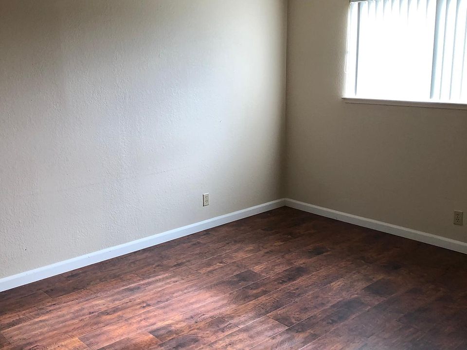1st image of 1730 Kent St APT A
