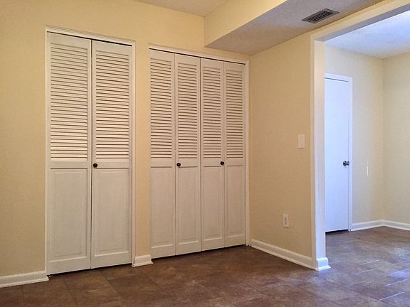 4th image of 828 W 25th St