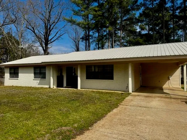 324 S Dunn St, Eupora, MS 39744