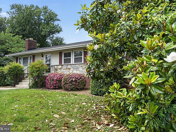3rd image of 1452 Dewberry Ct