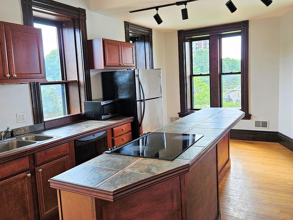 Eat in Kitchen