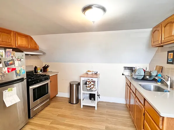 55 Beacon St, Somerville, MA 02143