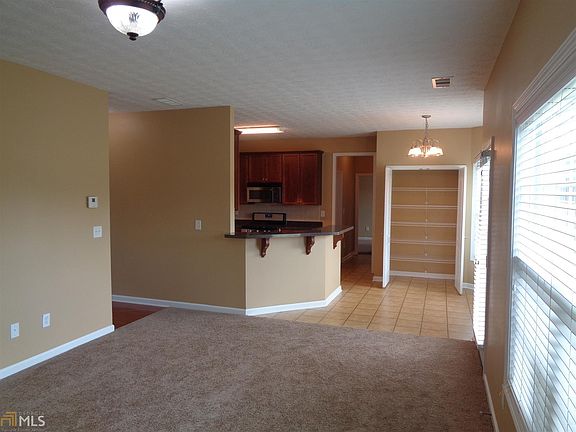 5th image of 5121 Redcoat Ln