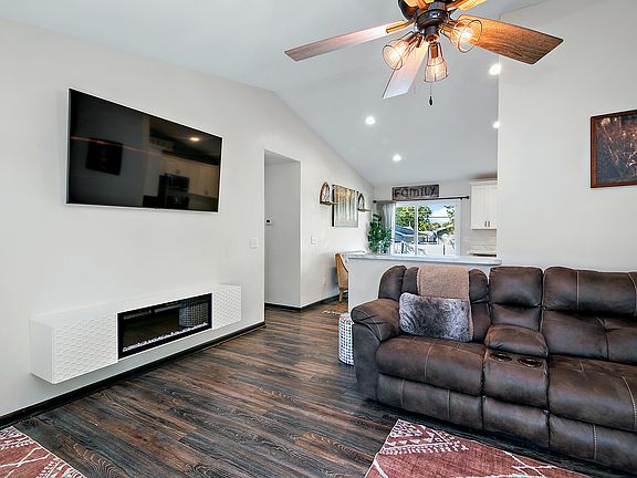 4th image of 305 Ashley Ave