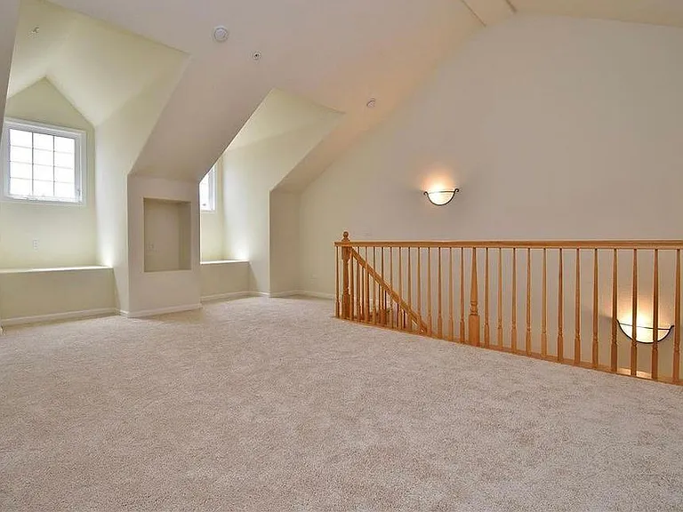 Open loft that can serve as bedroom, office space or kids play area