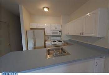 2nd image of 2822 Ogden St #A