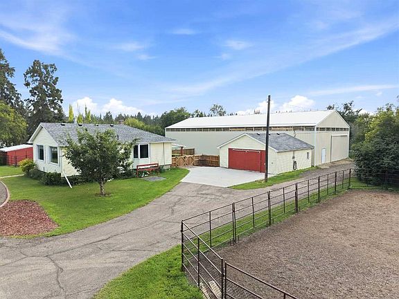 3rd image of 38546 E Range Road 272