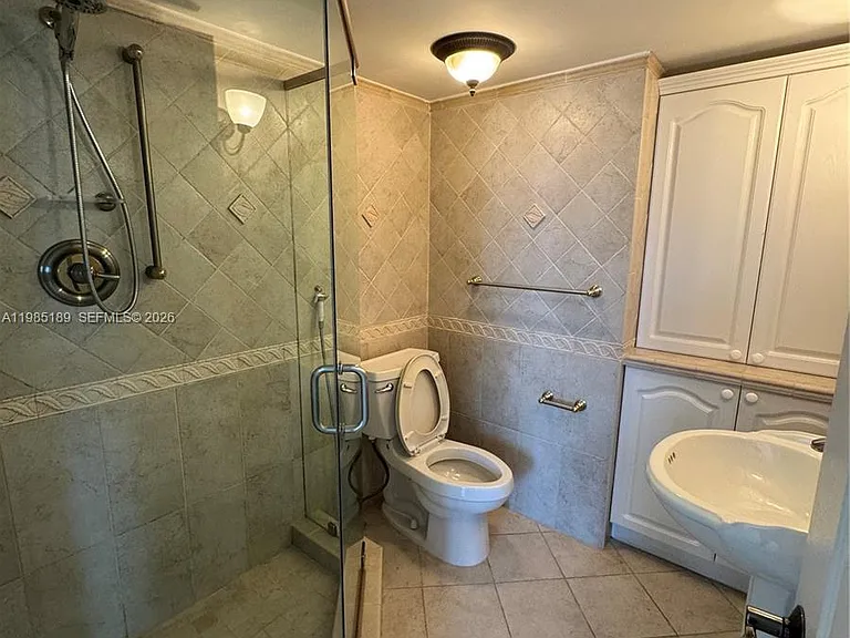 2555 Collins Ave #2002 — Photo 20