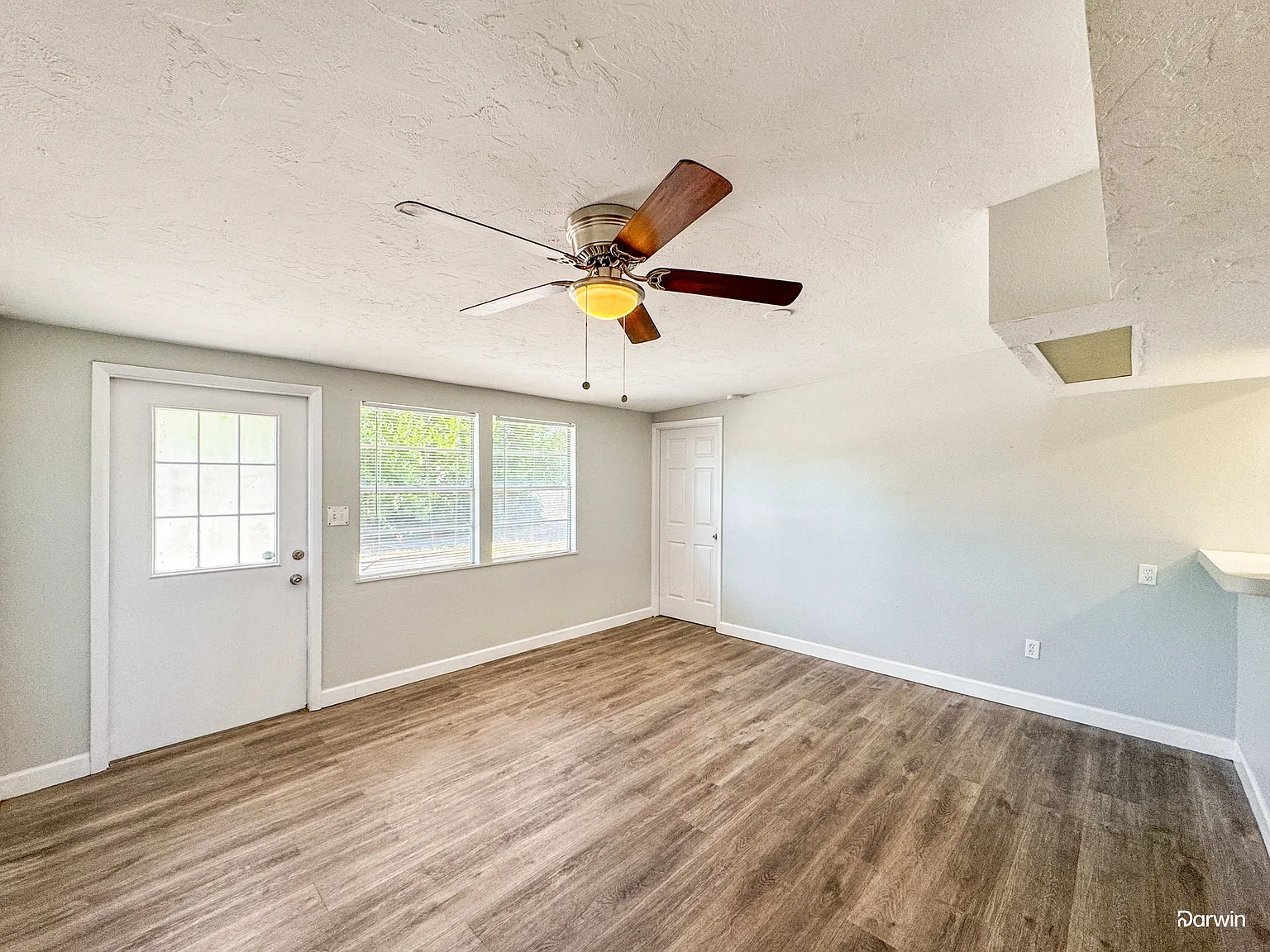 3 bed, 2.0 bath, 1861 sqft, $2,310 — Photo 4