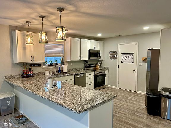 3rd image of 3982 Abraham Ct