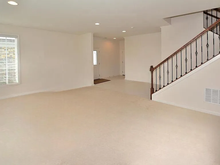 23573 Kingsdale Ter — Photo 4