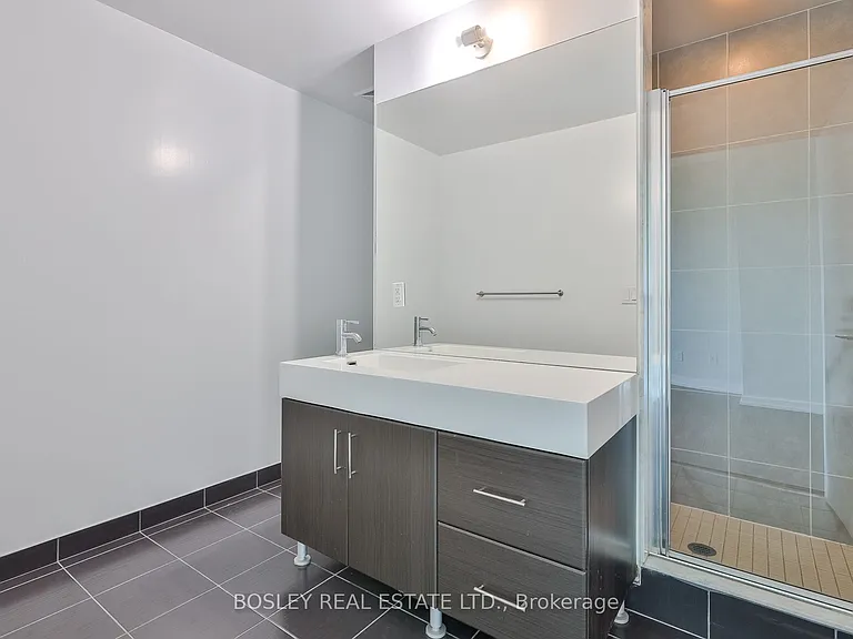 35 Brian Peck Cres #1207 — Photo 19