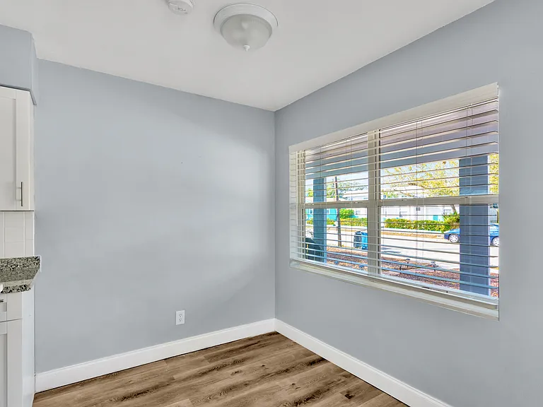 1233 Grove St — Photo 15