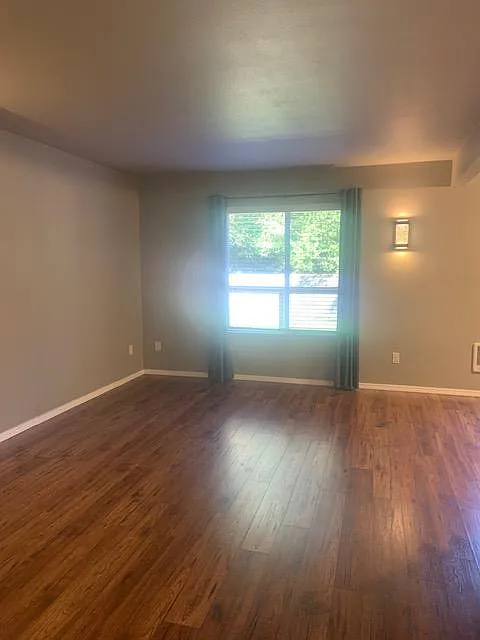 1828 Bethel St NE — Photo 3