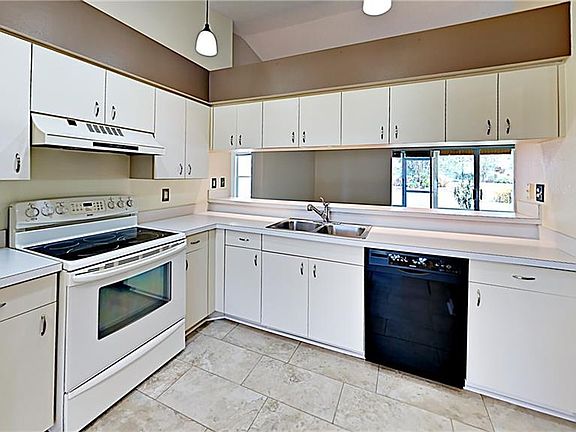 3rd image of 6502 63rd Ave E