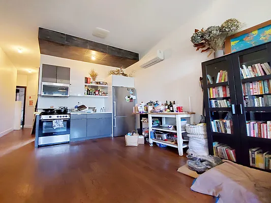 Rented by Rentall Group Inc | media 16