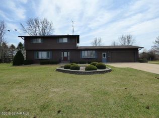 618 E Adams St, Caledonia, MN 55921