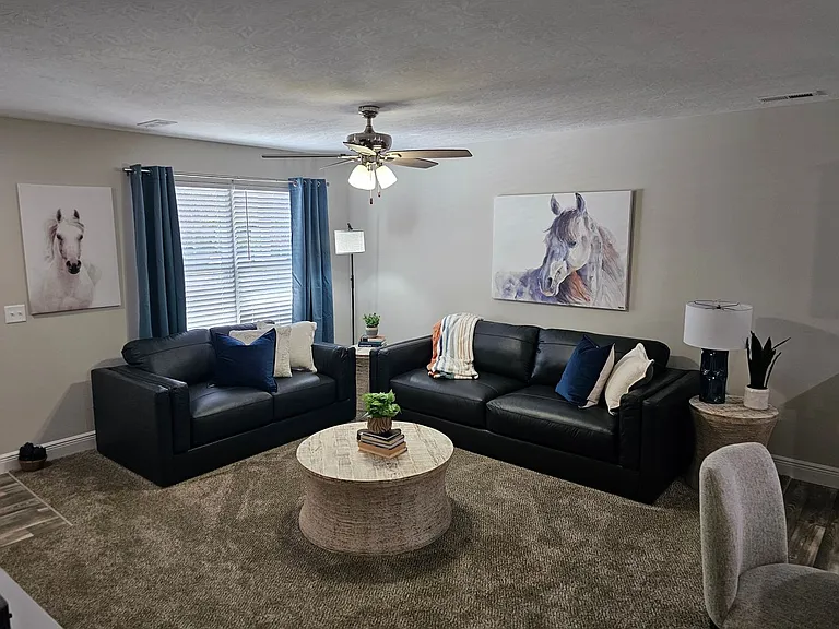 2224 Morris Ave — Photo 9
