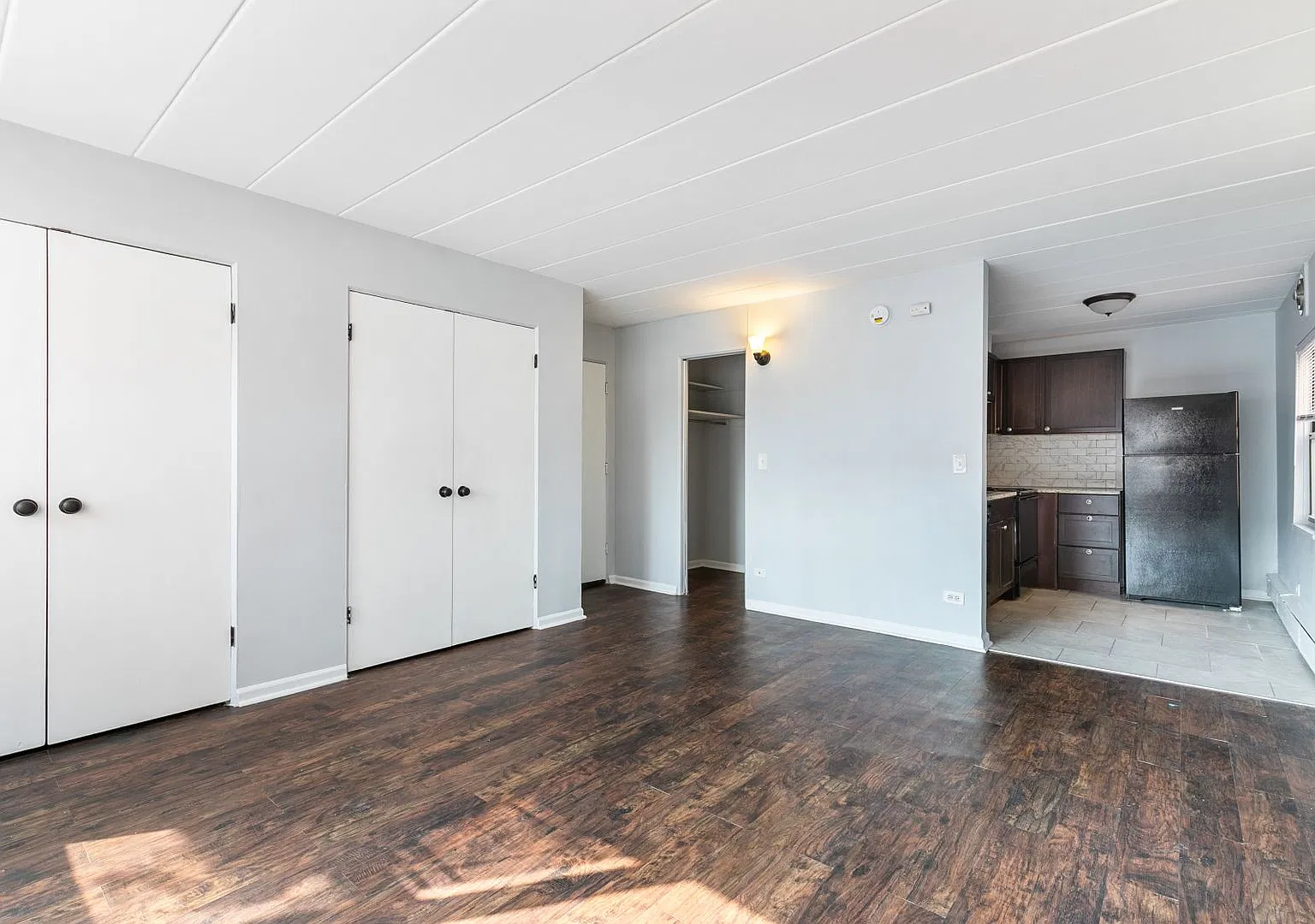 The 6007 Kenmore — Photo 3