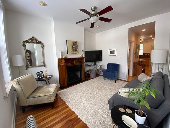 4th image of 2137 W Melrose St #H