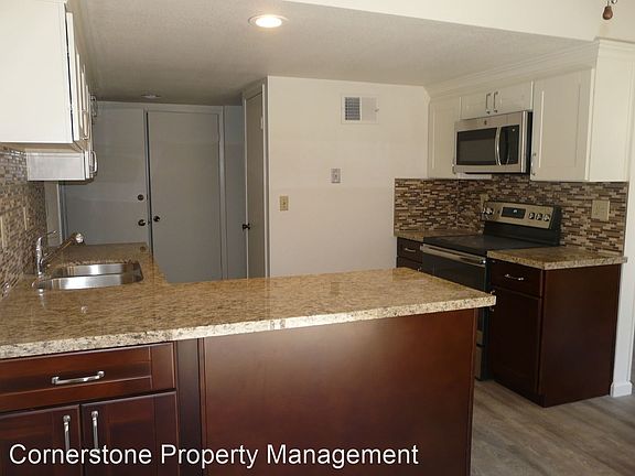 2nd image of 2955 Rose Ave