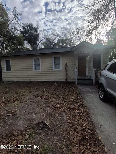 1037 Detroit St Photo 1