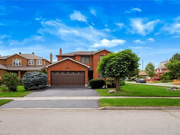 279 Hickory Cir, Oakville, ON L6H 4V3