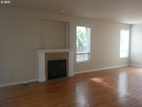 3rd image of 1113 W Powell Blvd