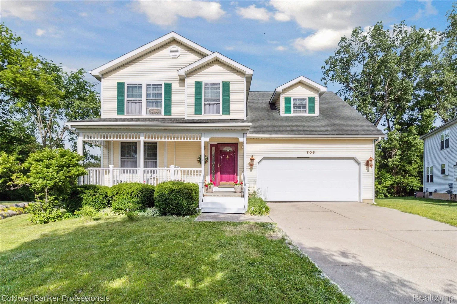 706 Mary Ann Dr photo 1