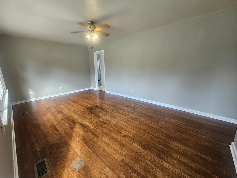 551 Woodland Cir — Photo 3
