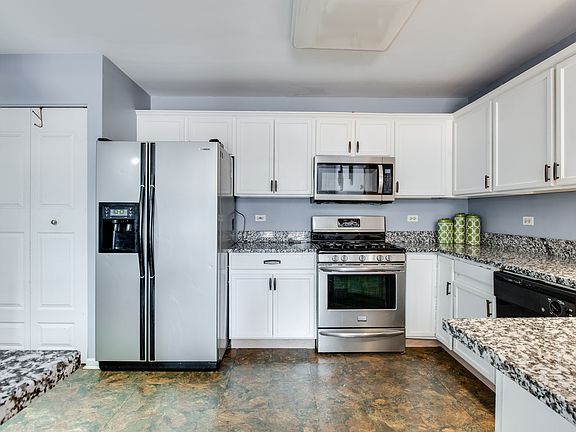 4th image of 3290 Cool Springs Ct