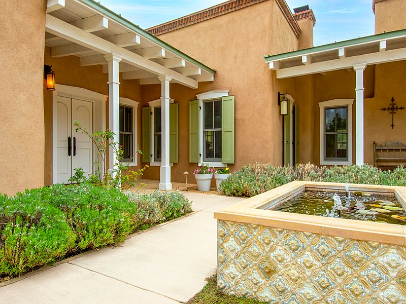 1st image of 14 Montoya Cir