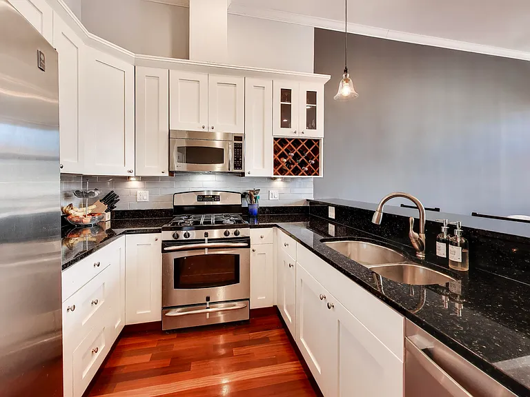 1417 W Chicago Ave #3 — Photo 7