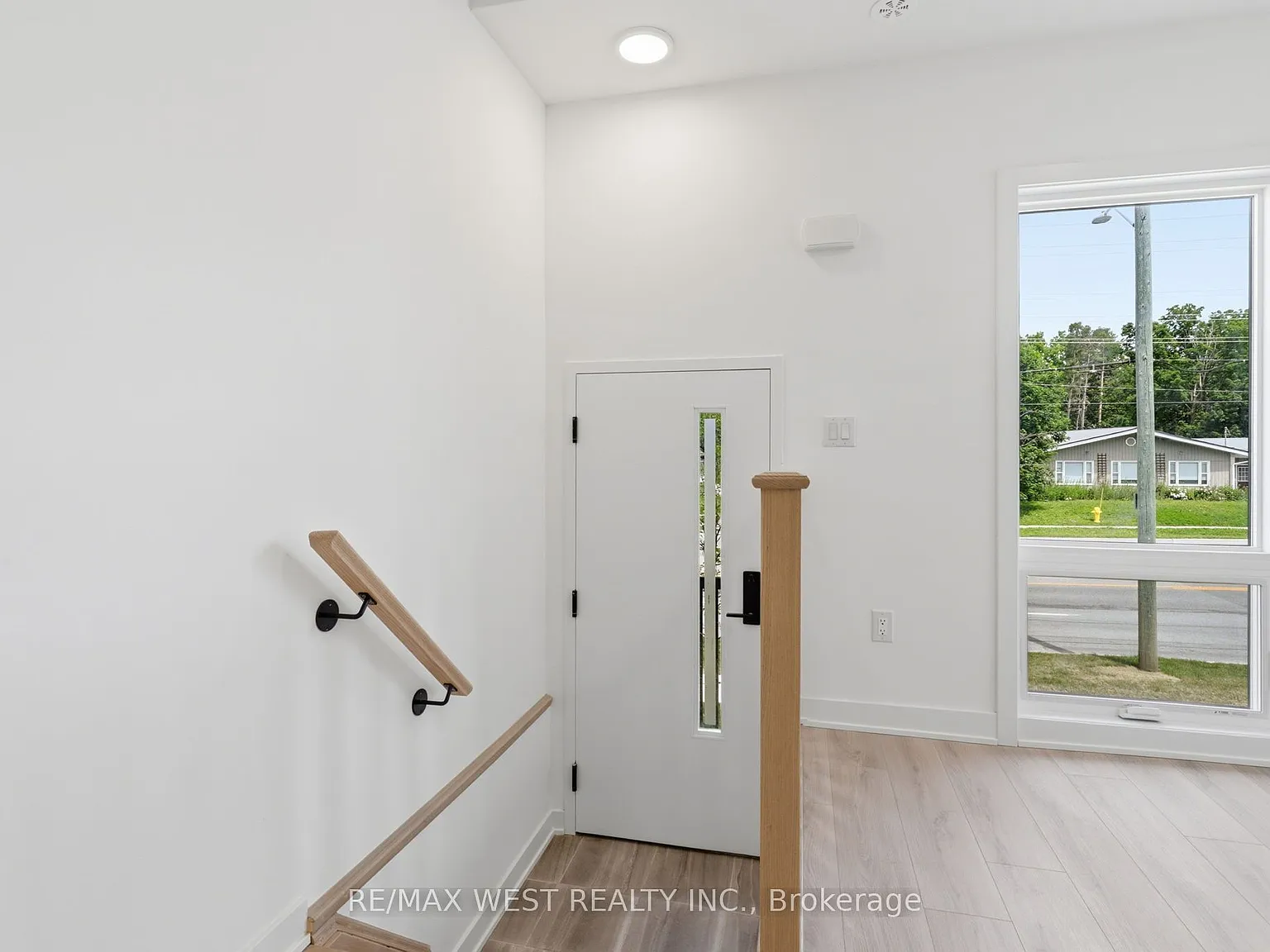 3 bed, $2,400 — Photo 4
