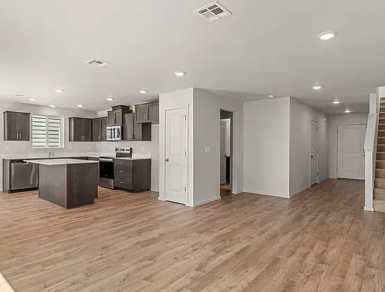 2629 Meadows Ln — Photo 2