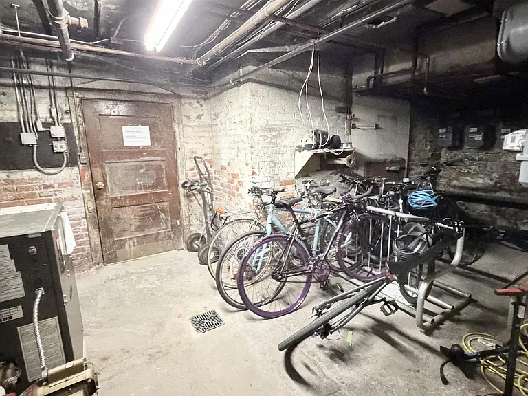 36 Walnut St #1 — Photo 11