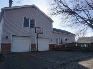 408 S Bogardus St, Elkhart, IL 62634