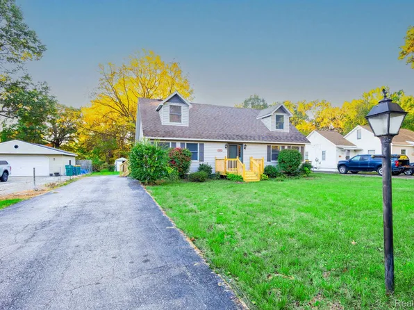 36915 Herman St, Romulus, MI 48174