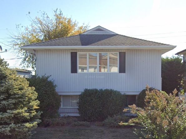 51 Nassau Ln